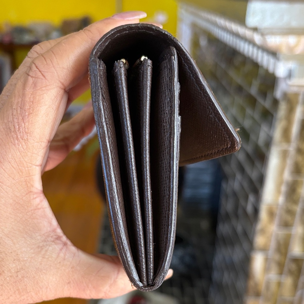 Louis Vuitton Wallet with Button Closure - Picture 5 of 13